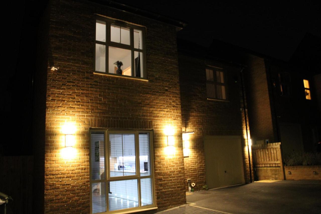 Haven - Spacious Luxury Home Perfect For Families, Couples And Contractors! 5Mins To Xscape And Junction 32! Castleford Eksteriør billede